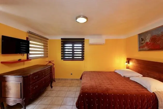 Standard Tek Büyük Yataklı Oda