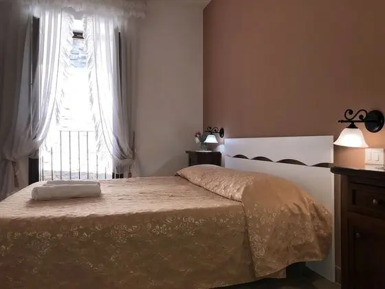 Tek Büyük Yataklı Oda