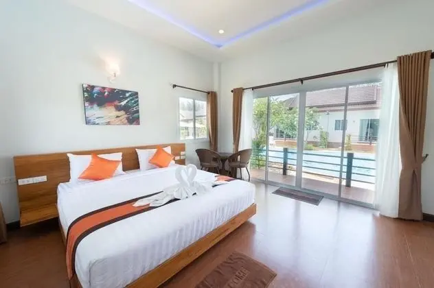 Standard Tek Büyük Yataklı Oda, Veranda, Havuz Kenarı