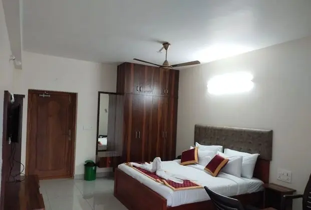 Deluxe Tek Büyük Yataklı Oda