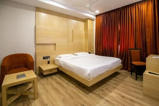 Deluxe Tek Büyük Yataklı Oda