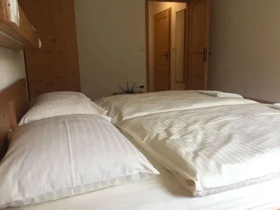 Tek Büyük Yataklı Oda, 2 Tek Kişilik Yatak