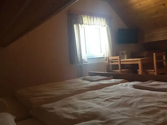 Üç Kişilik Oda, Birden Çok Yatak