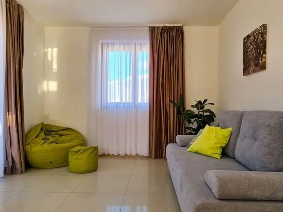 Deluxe Stüdyo (Apartma z 1 spalnico z balkonom)
