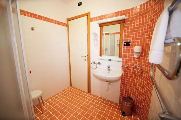 Comfort Dört Kişilik Oda