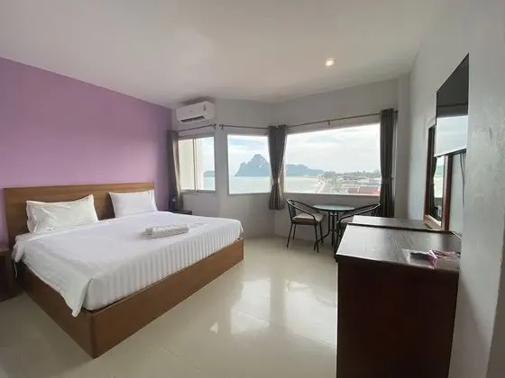 Standard Double Room with Seaview
