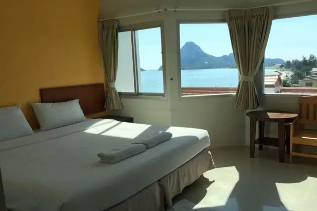 Standard Double Room with Seaview