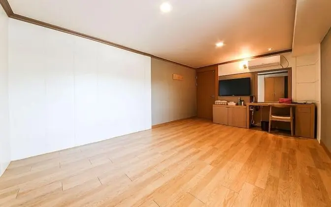 Family Oda (Ondol Room)