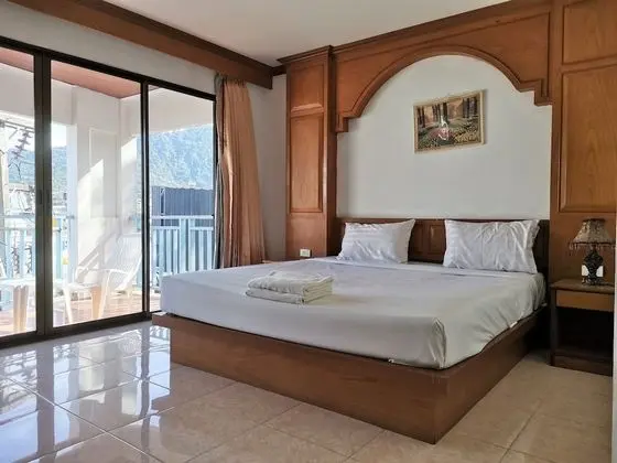 Deluxe Tek Büyük Yataklı Oda