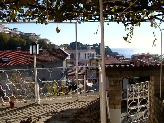 Family Apart Daire, Kısmi Deniz Manzaralı
