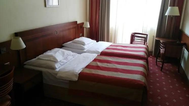 Tek Büyük veya İki Ayrı Yataklı Oda, Banyolu/Duşlu