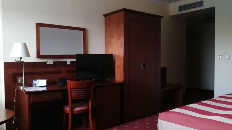 Tek Büyük veya İki Ayrı Yataklı Oda, Banyolu/Duşlu