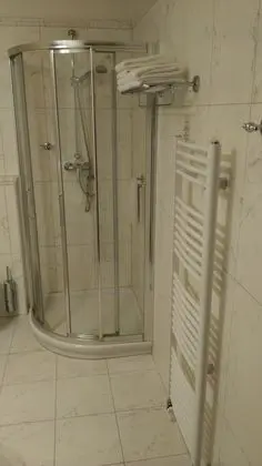 Tek Büyük veya İki Ayrı Yataklı Oda, Banyolu/Duşlu