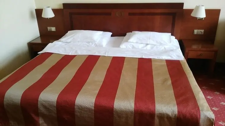 Tek Büyük veya İki Ayrı Yataklı Oda, Banyolu/Duşlu