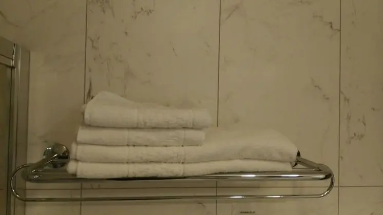 Tek Büyük veya İki Ayrı Yataklı Oda, Banyolu/Duşlu