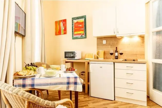 Romantic Apart Daire, 1 Yatak Odası, Mutfak, Avlu Manzaralı