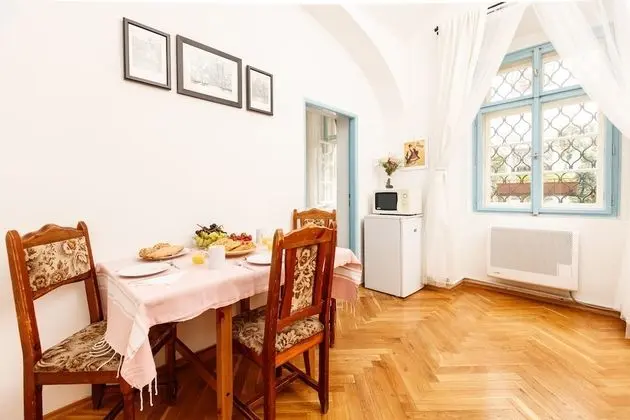 Traditional Apart Daire, 1 Yatak Odası, Küvet, Zemin Kat