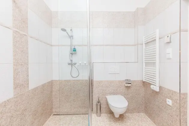 Traditional Apart Daire, 1 Yatak Odası, Küvet, Zemin Kat