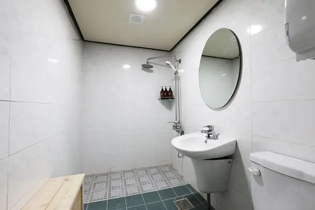 Business Tek Büyük Yataklı Oda