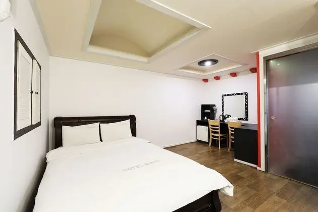 Luxury Tek Büyük Yataklı Oda