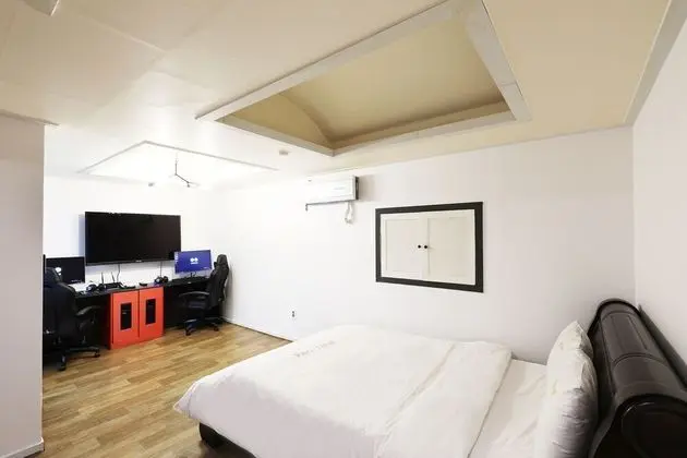 Luxury Tek Büyük Yataklı Oda