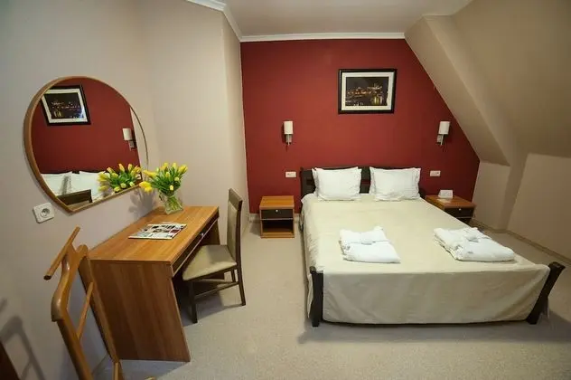 Business Tek Büyük Yataklı Oda