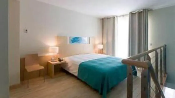 Basic Tek Büyük veya İki Ayrı Yataklı Oda