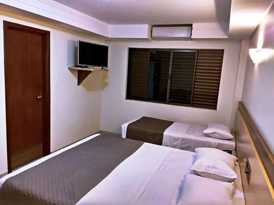 Üç Kişilik Oda