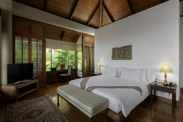 5-Bedroom Villa