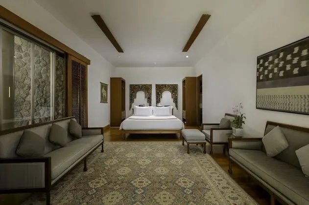 5-Bedroom Villa