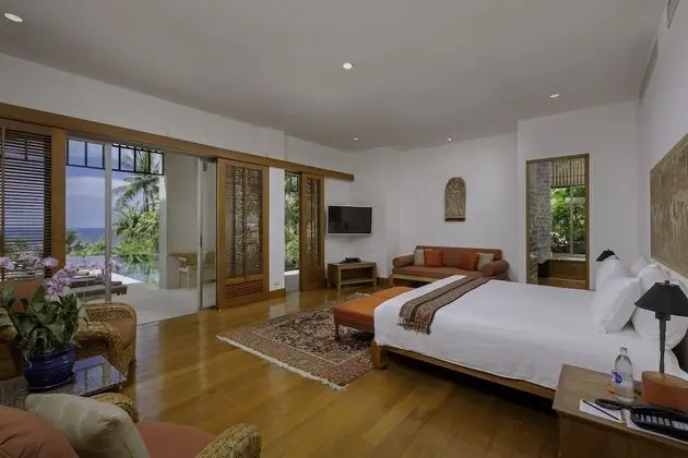 5-Bedroom Villa