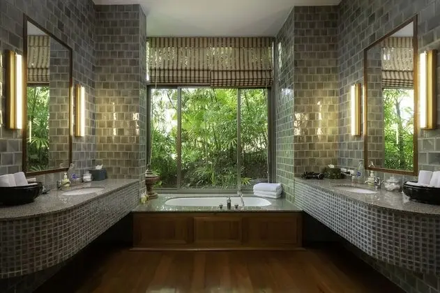 5-Bedroom Villa