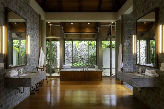 5-Bedroom Villa