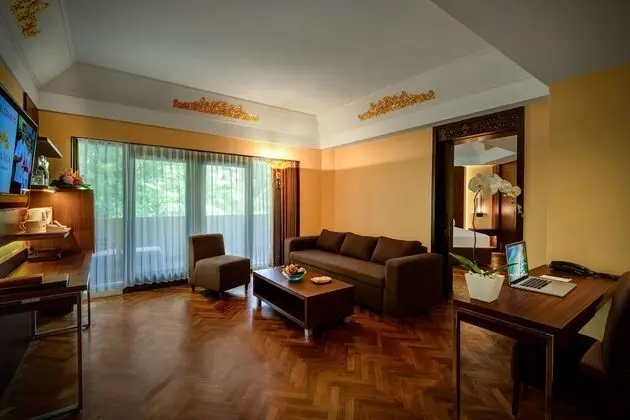 Club Suite, Balcony, Garden View