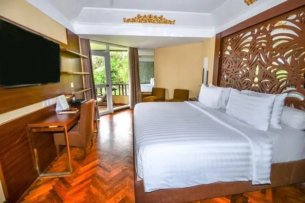 Club Suite, Balcony, Garden View