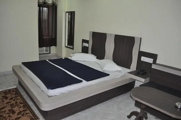Tek Büyük Yataklı Oda, Sigara İçilebilir, Şehir Manzaralı