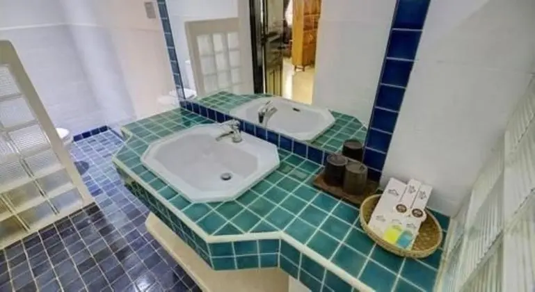 Elegant Suite Room