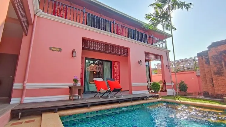10 Bedroom Villa