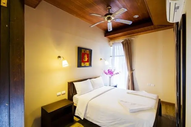 10 Bedroom Villa