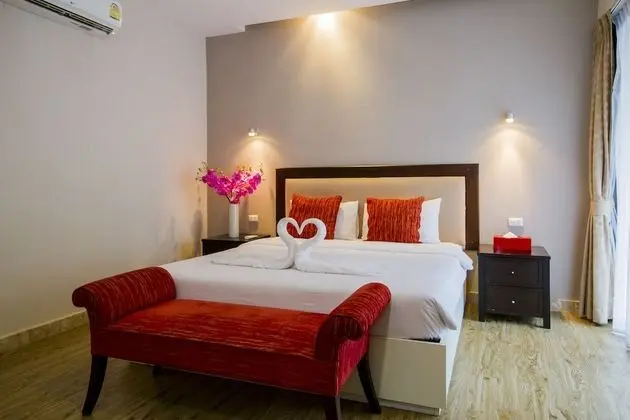 10 Bedroom Villa
