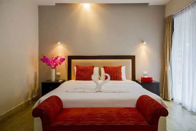 10 Bedroom Villa