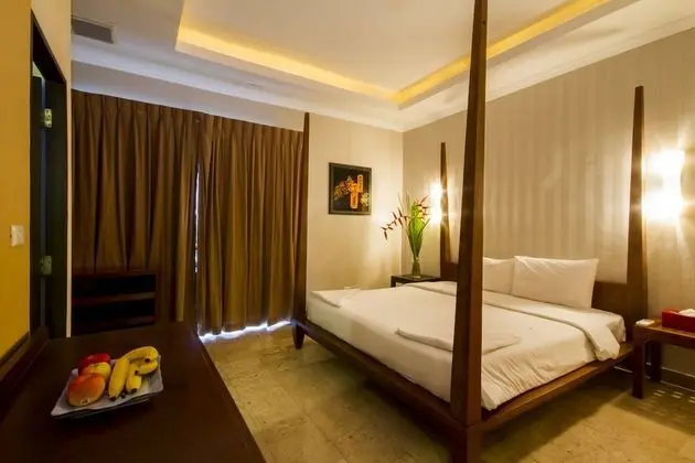 10 Bedroom Villa