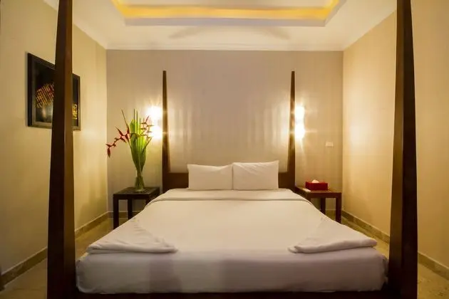 10 Bedroom Villa