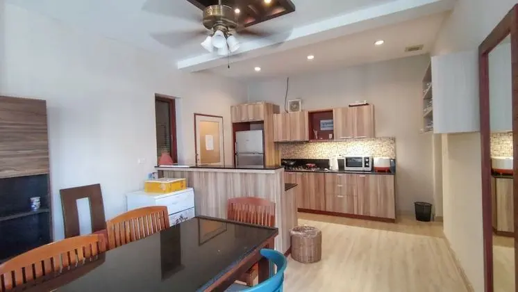 10 Bedroom Villa