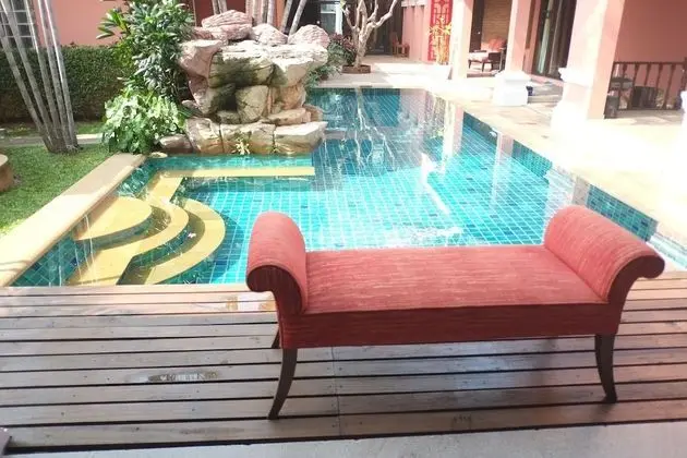 10 Bedroom Villa