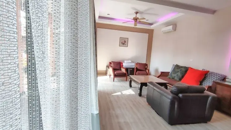 10 Bedroom Villa
