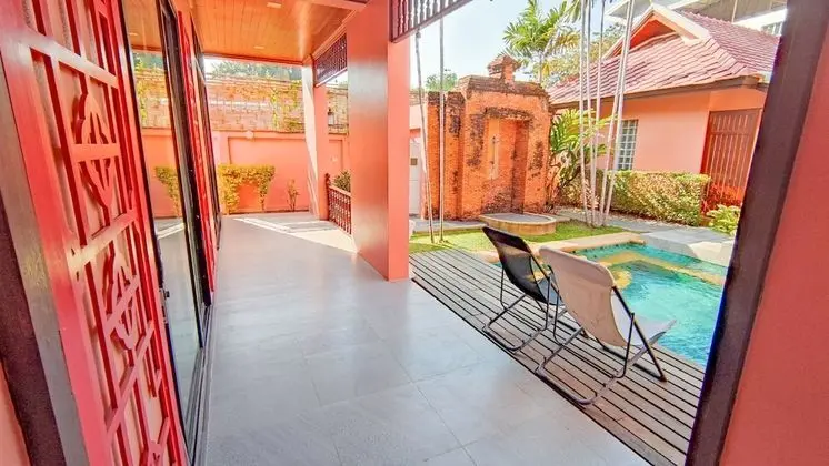 10 Bedroom Villa
