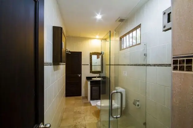10 Bedroom Villa
