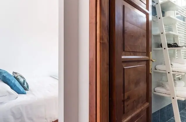 Basic Tek Büyük Yataklı Oda, Avlu Manzaralı