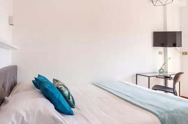 Basic Tek Büyük Yataklı Oda, Avlu Manzaralı